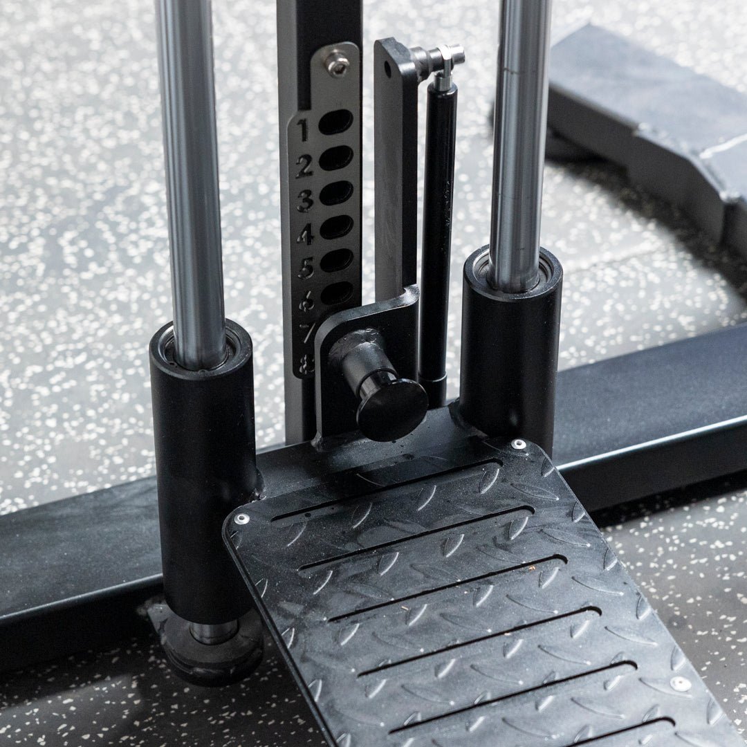 Plate Loading ISO Standing Hamstring Curl