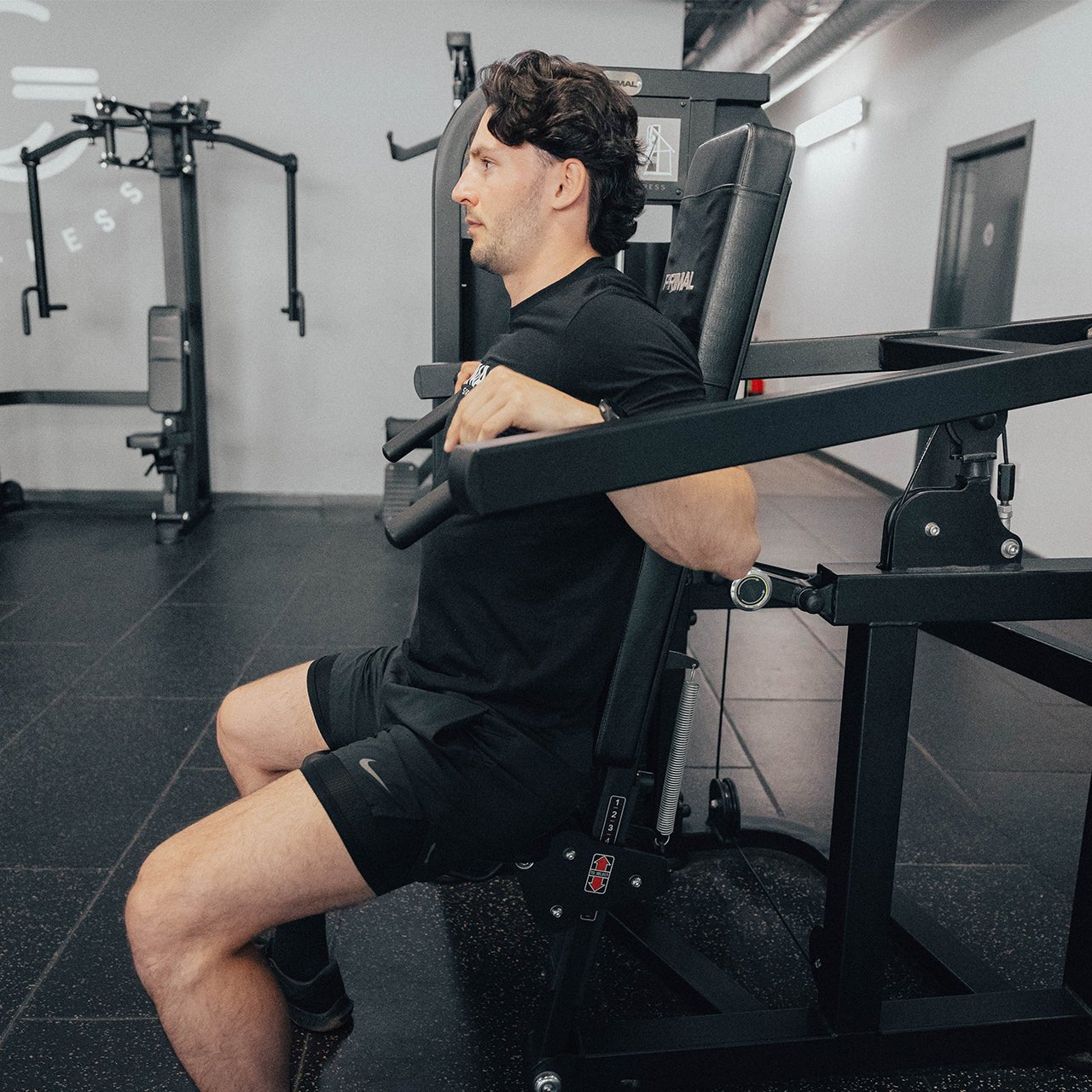 125kg Pin-Select - Shoulder Press