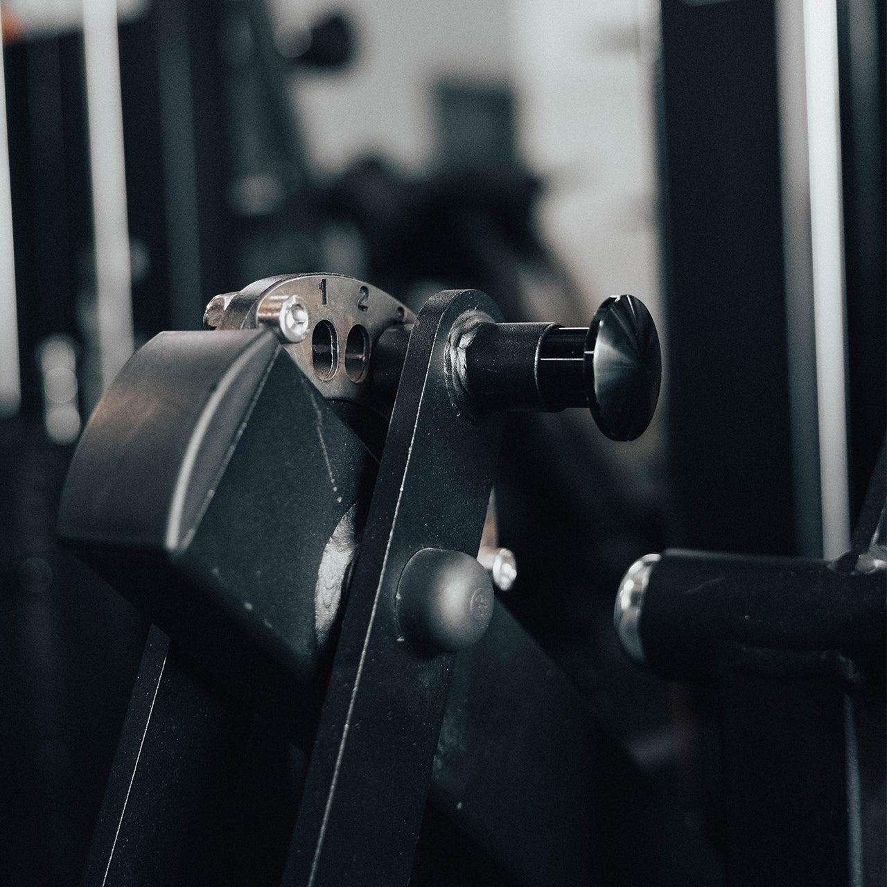 125kg Pin-Select - Seated Hamstring Curl