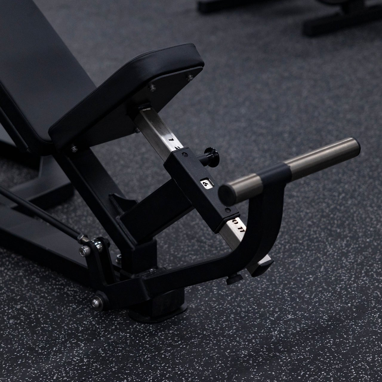 Plate Loaded Linear Shoulder Press